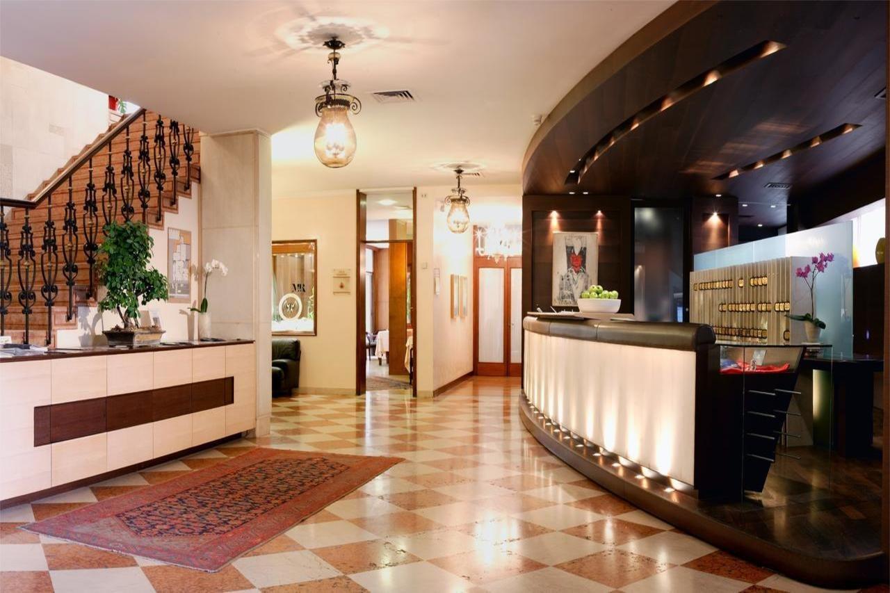 Astoria Hotel Italia Udine Exterior photo