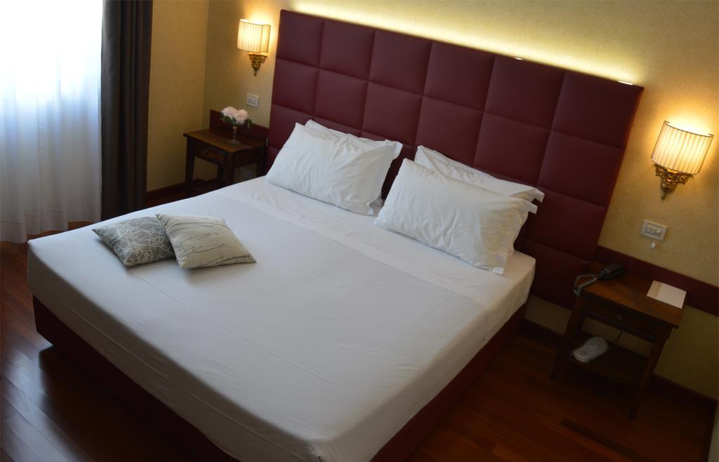 Astoria Hotel Italia Udine Exterior photo
