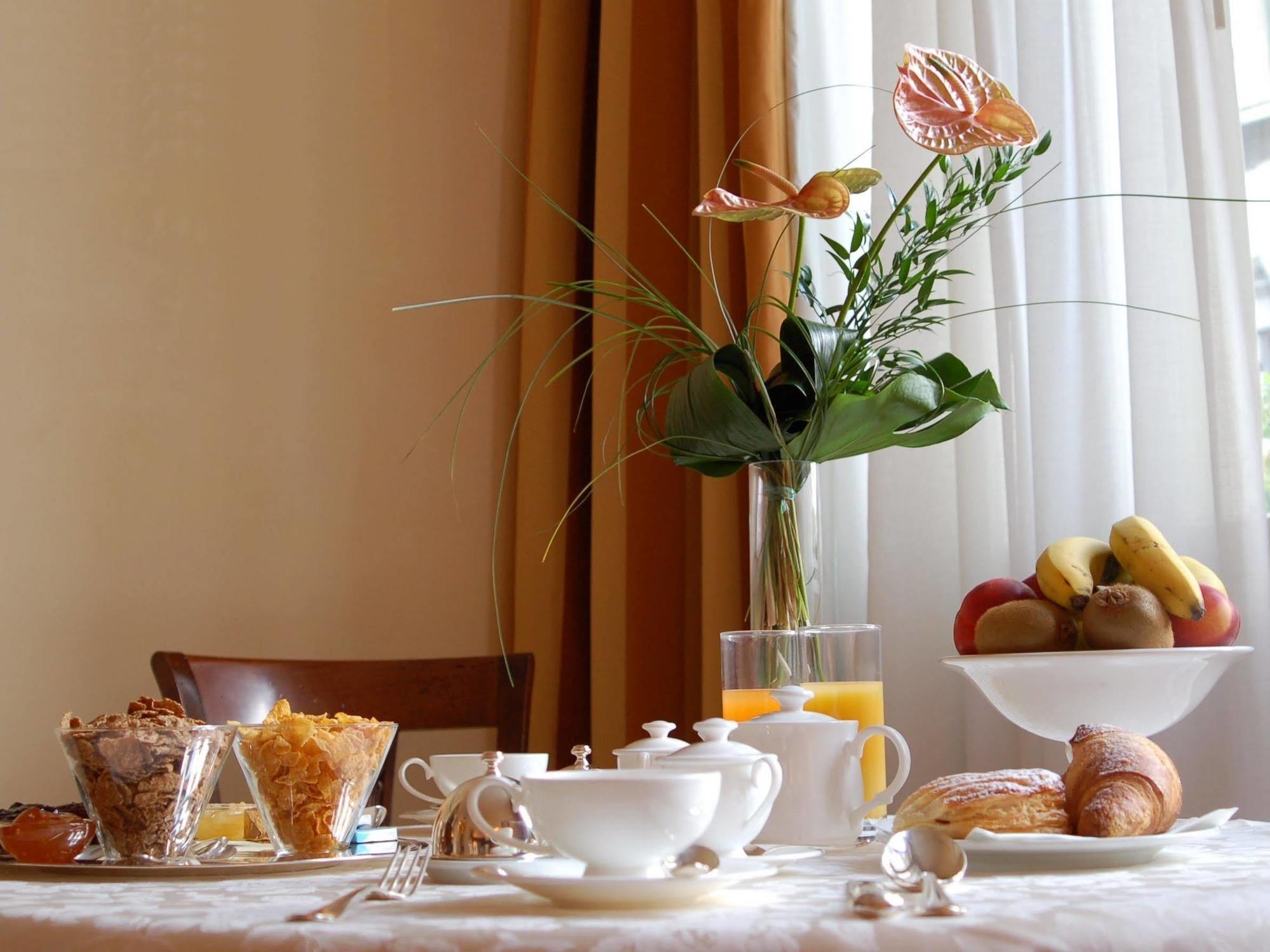 Astoria Hotel Italia Udine Exterior photo