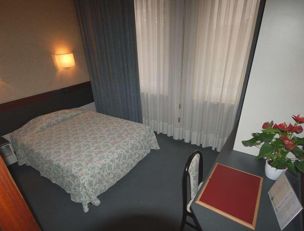 Astoria Hotel Italia Udine Room photo