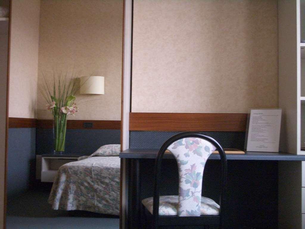 Astoria Hotel Italia Udine Room photo